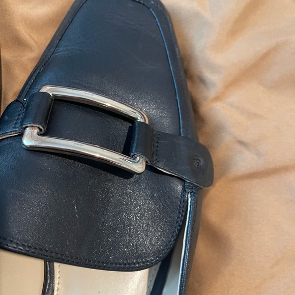 Vintage Vince Camuto Old Money Black Leather W/ Gold Buckle Loafer Size 9.5 - Picture 3 of 12